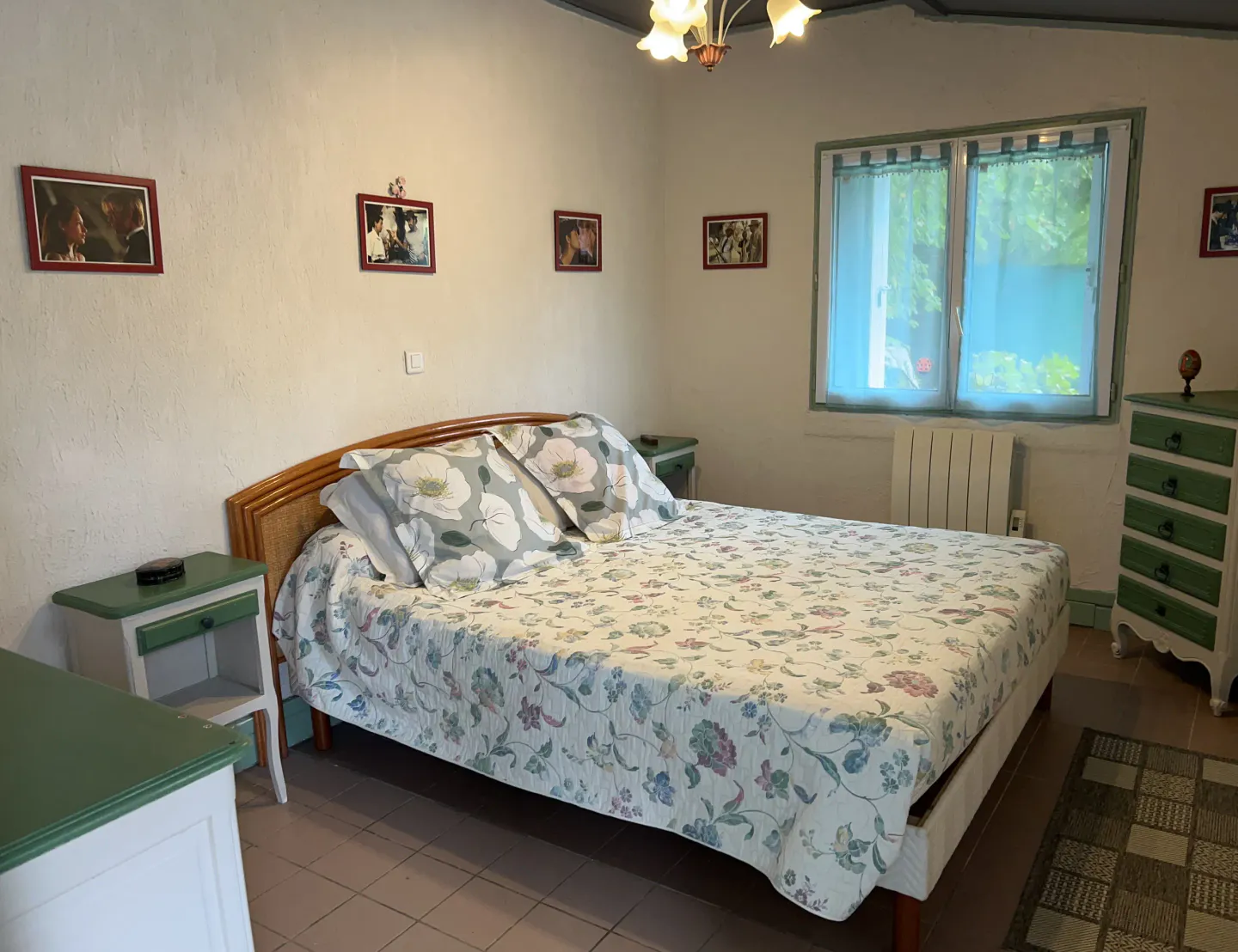 La première chambre avec un lit double